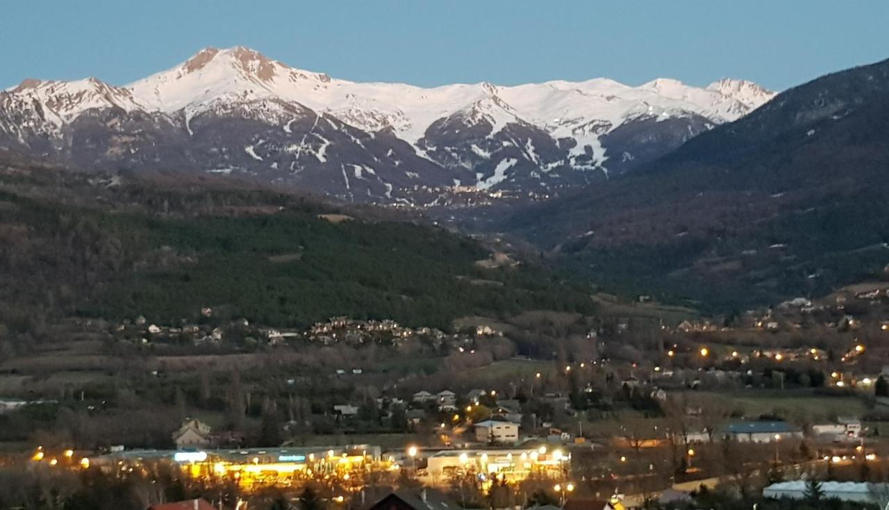 Appartement Plan D'Eau Vue Panoramique Embrun Kültér fotó